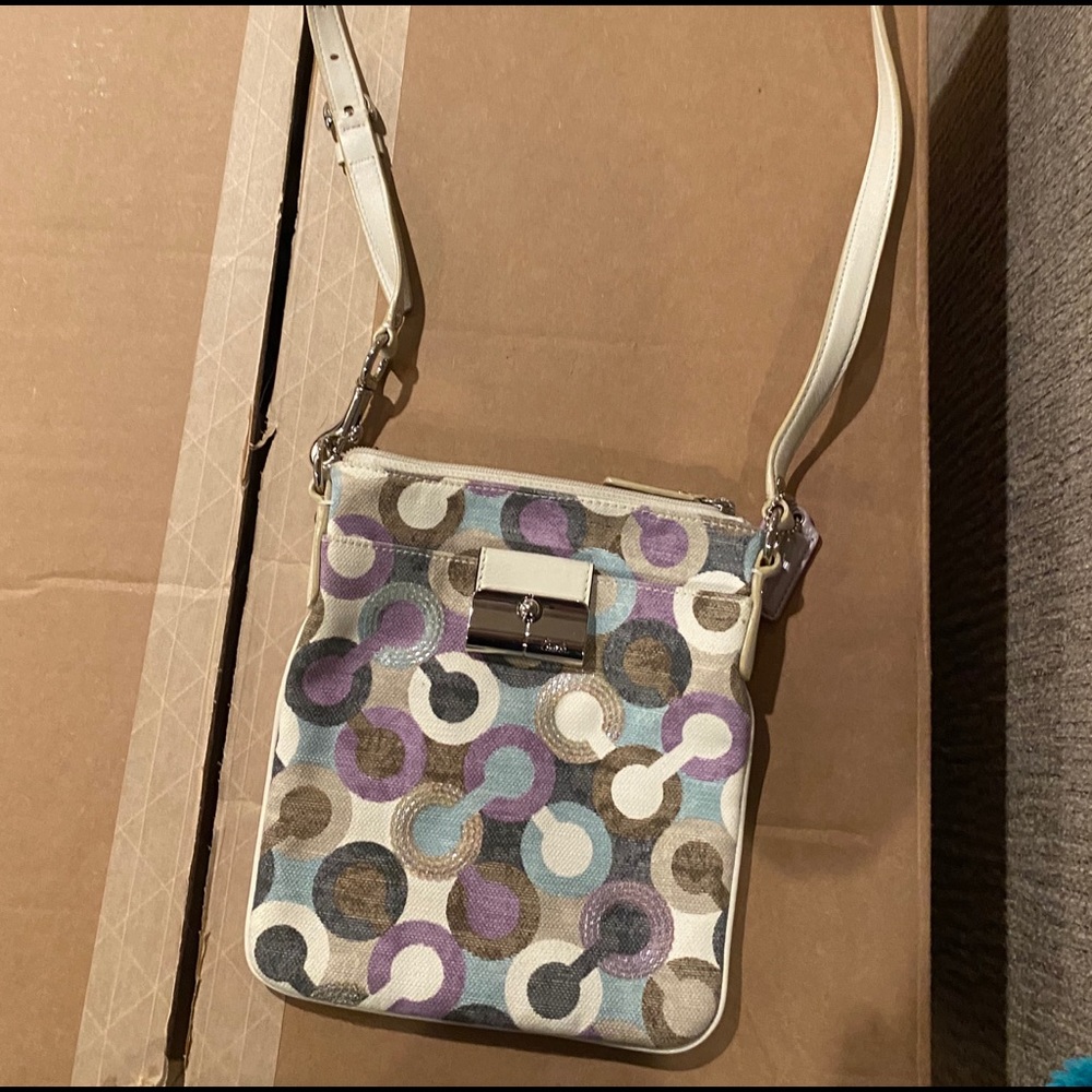 COACH SATCHEL - Picture 3 of 9